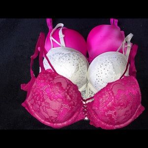 La Senza push up bra 15$ each or 40$ for all